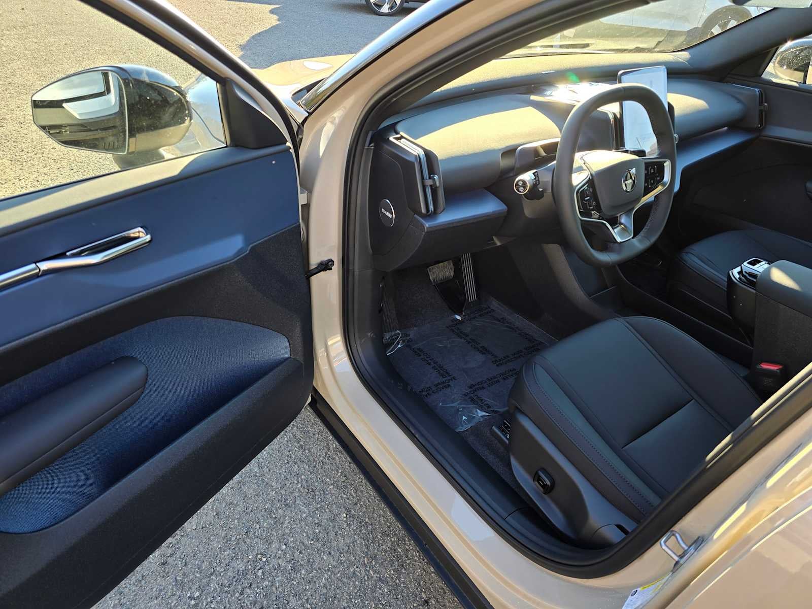 2026 Volvo EX30 Plus