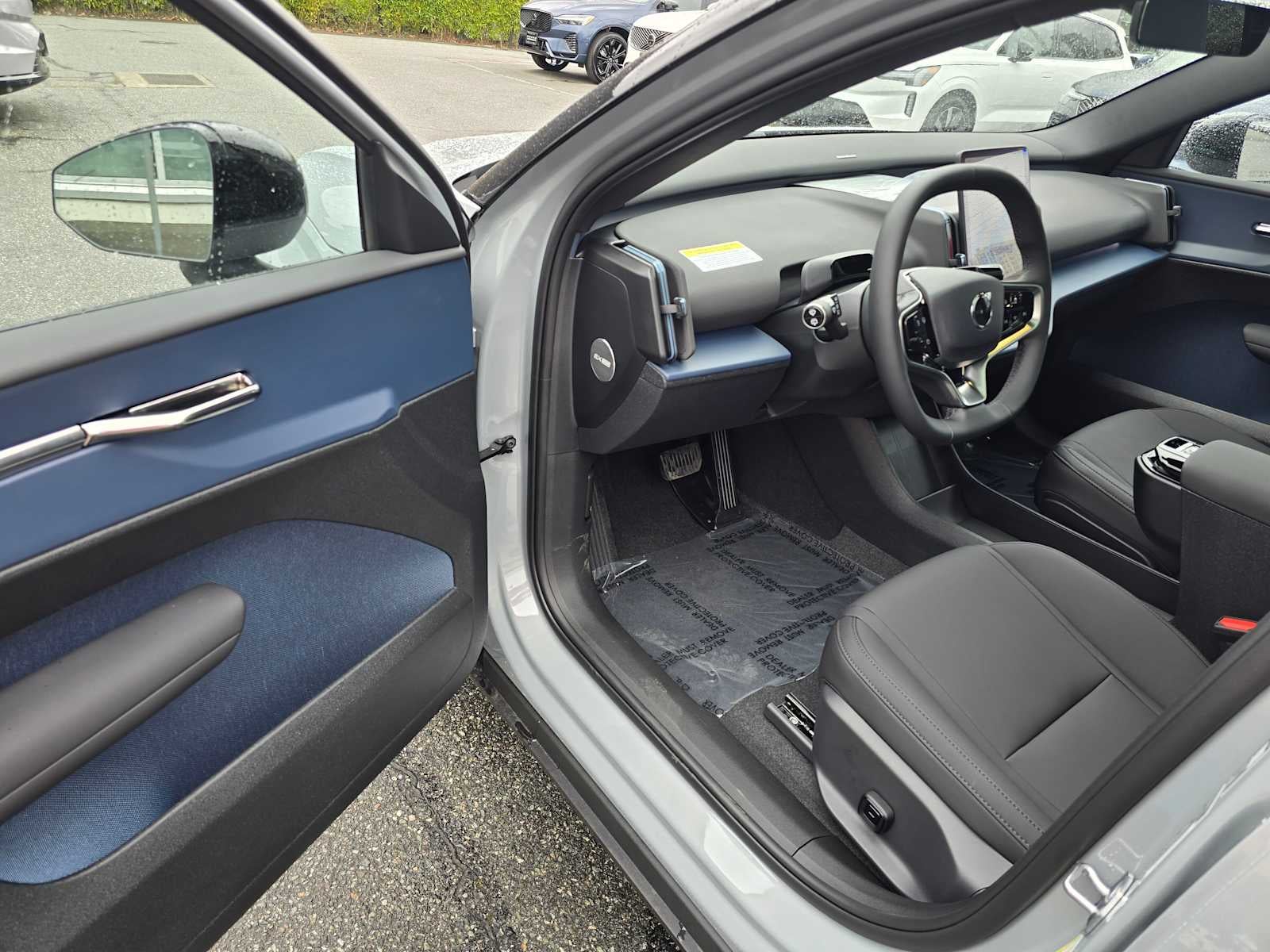 2026 Volvo EX30 Plus