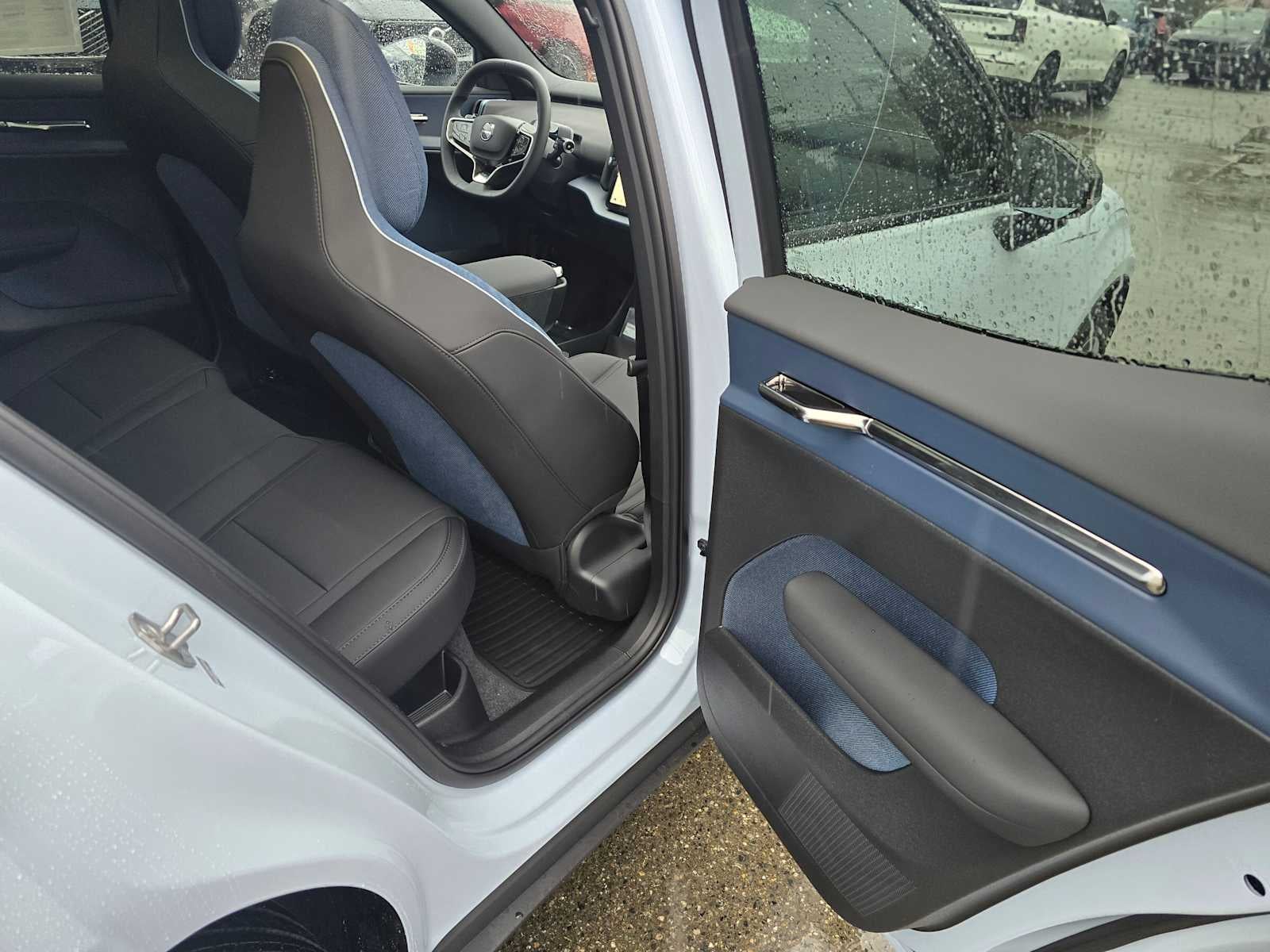2026 Volvo EX30 Plus