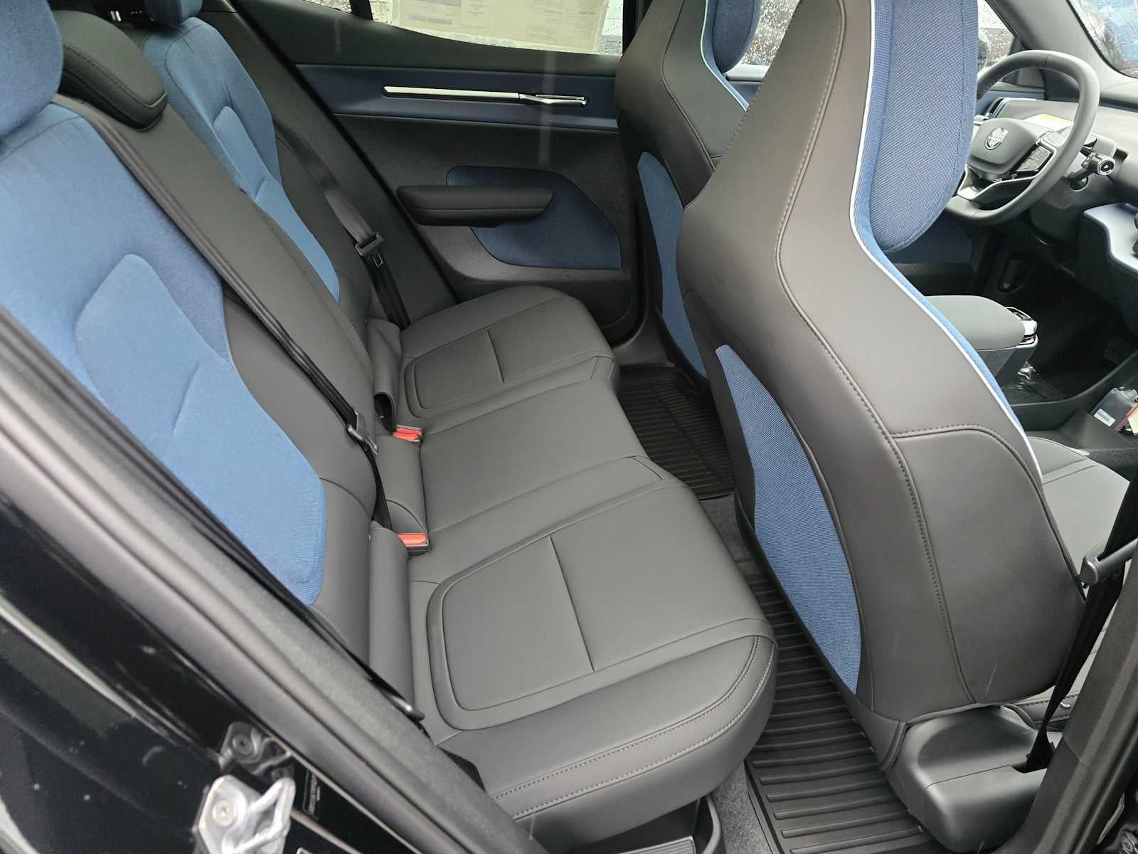 2026 Volvo EX30 Plus