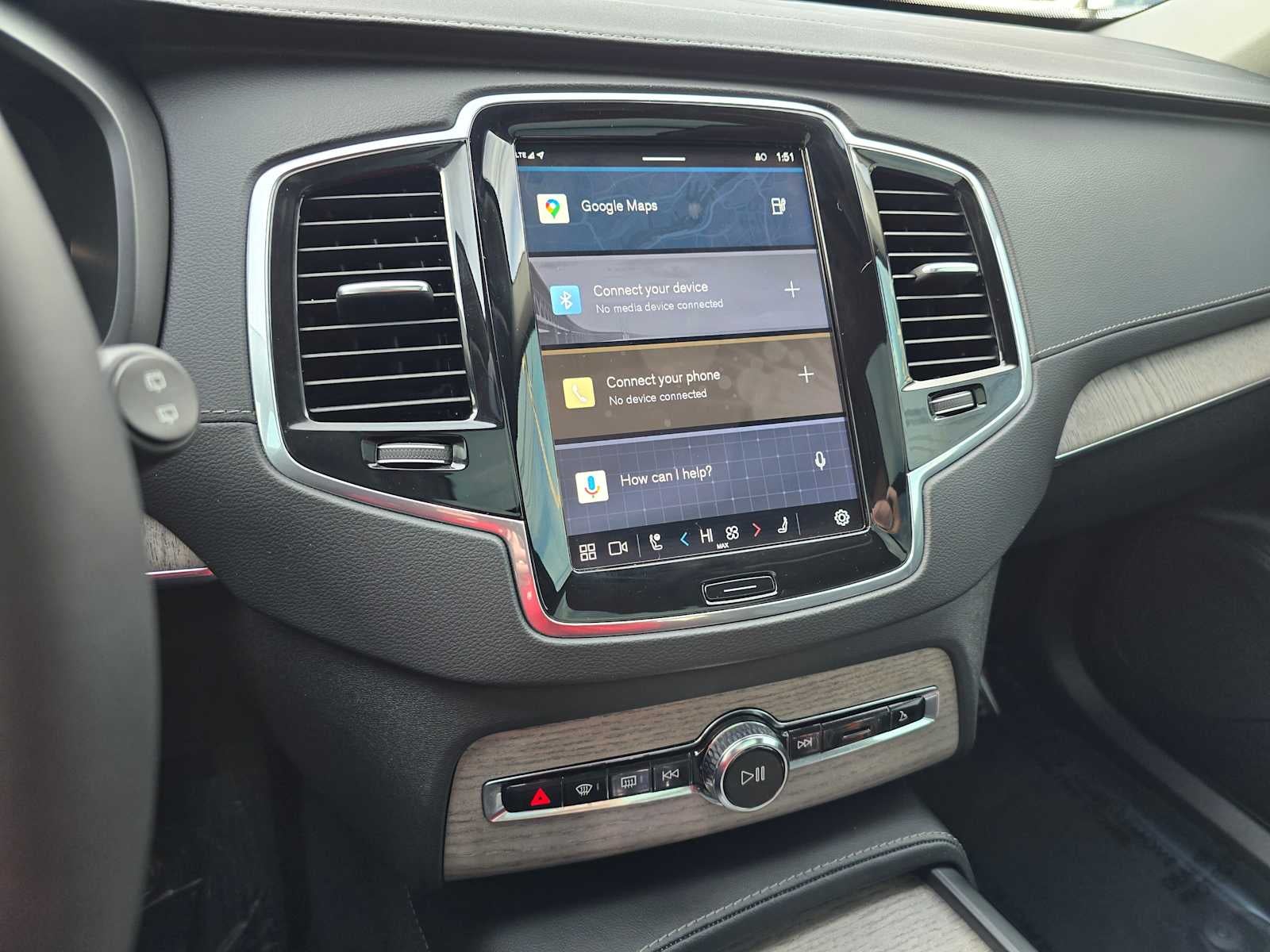 2023 Volvo XC90 Recharge Plug-In Hybrid Ultimate Bright Theme