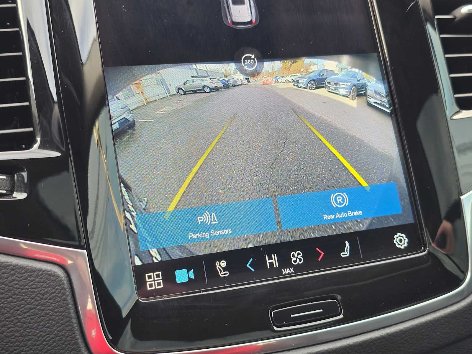 2023 Volvo XC90 Recharge Plug-In Hybrid Ultimate Bright Theme