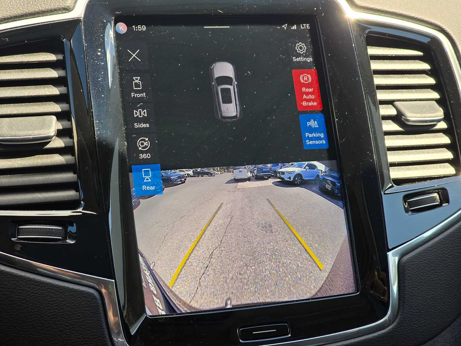 2023 Volvo XC90 Recharge Plug-In Hybrid Ultimate Dark Theme