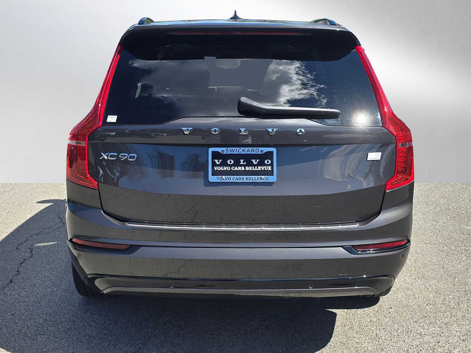 2023 Volvo XC90 Recharge Plug-In Hybrid Ultimate Dark Theme