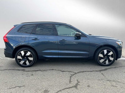 2024 Volvo XC60 Recharge Plug-In Hybrid Plus Dark Theme