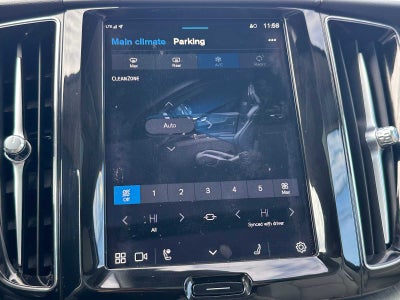 2024 Volvo XC60 Recharge Plug-In Hybrid Plus Dark Theme