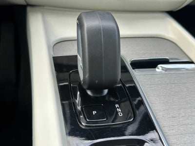 2024 Volvo XC60 Recharge Plug-In Hybrid Plus Dark Theme