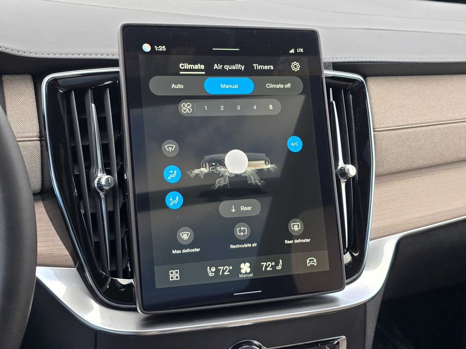 2026 Volvo XC90 Plug-In Hybrid Ultra
