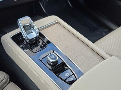 2026 Volvo XC90 Plug-In Hybrid Ultra