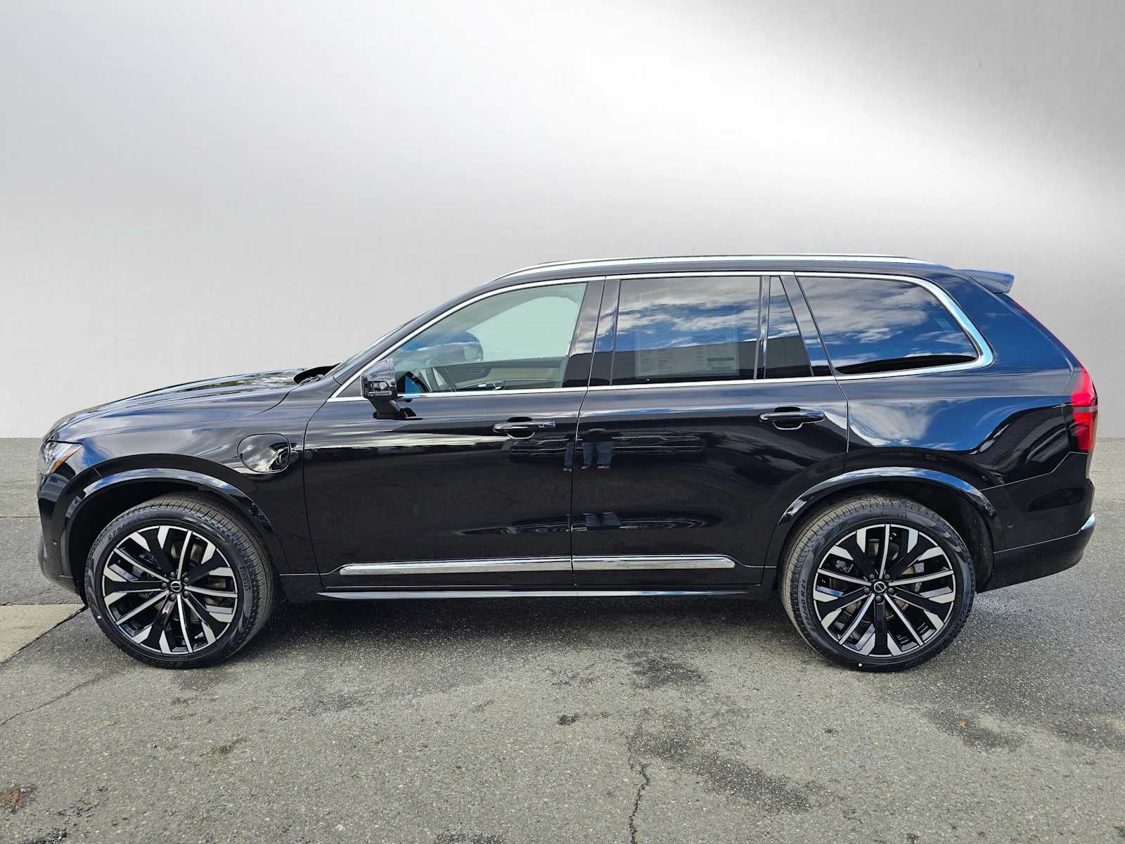 2026 Volvo XC90 Plug-In Hybrid Ultra
