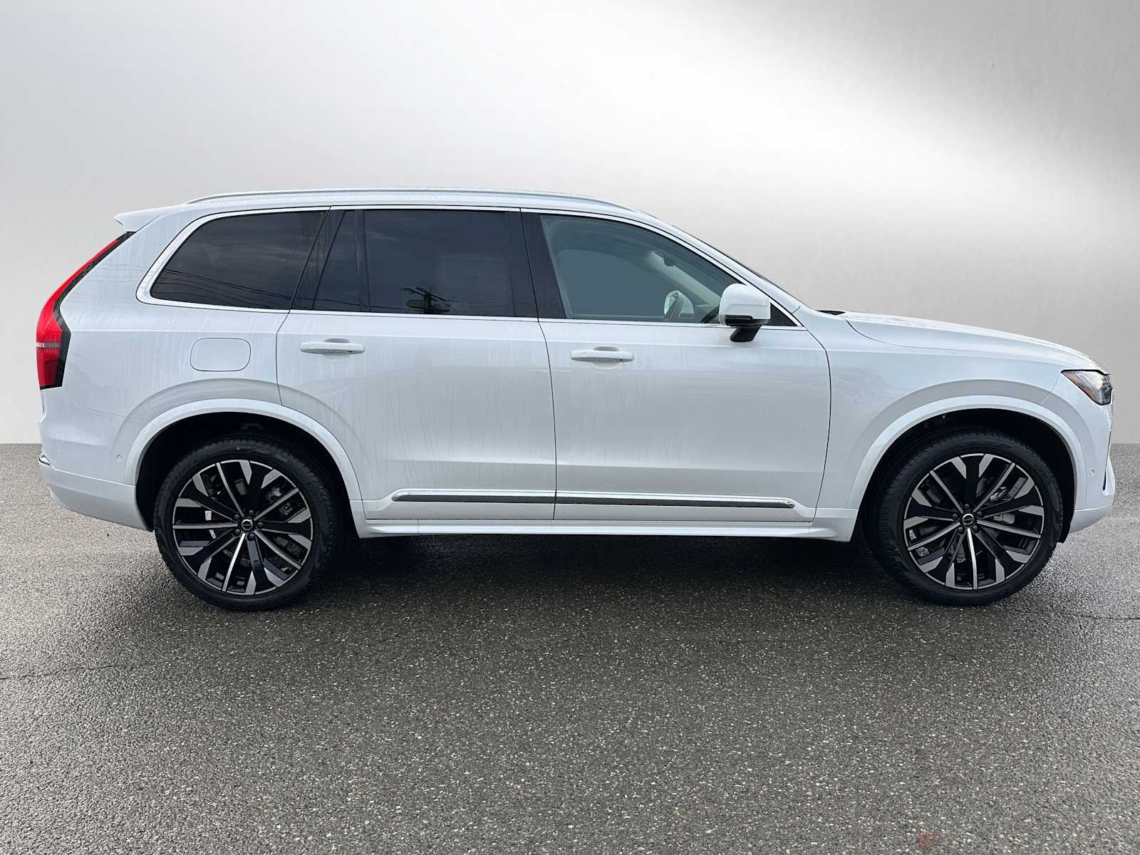 2026 Volvo XC90 Plug-In Hybrid Ultra