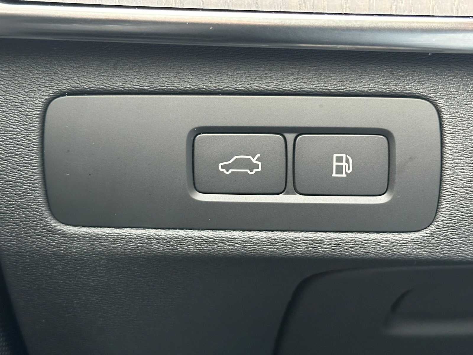 2026 Volvo XC90 Plug-In Hybrid Ultra