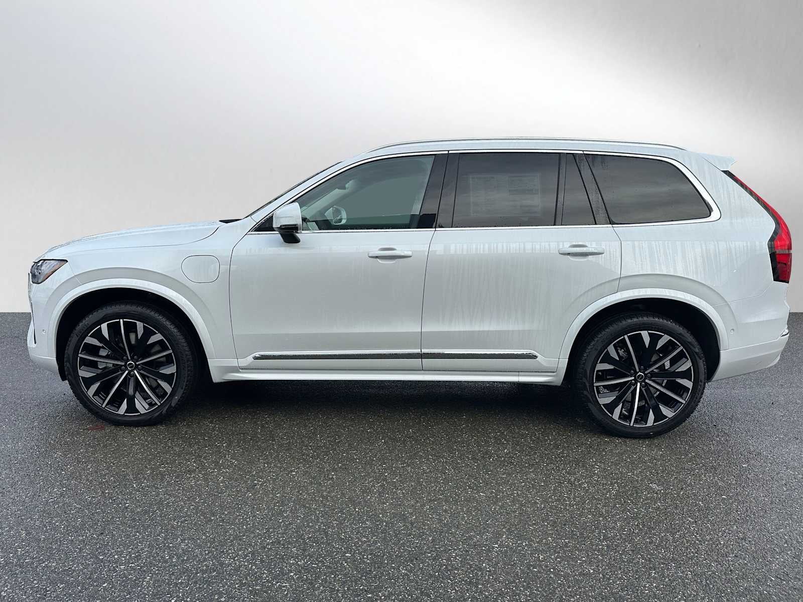 2026 Volvo XC90 Plug-In Hybrid Ultra