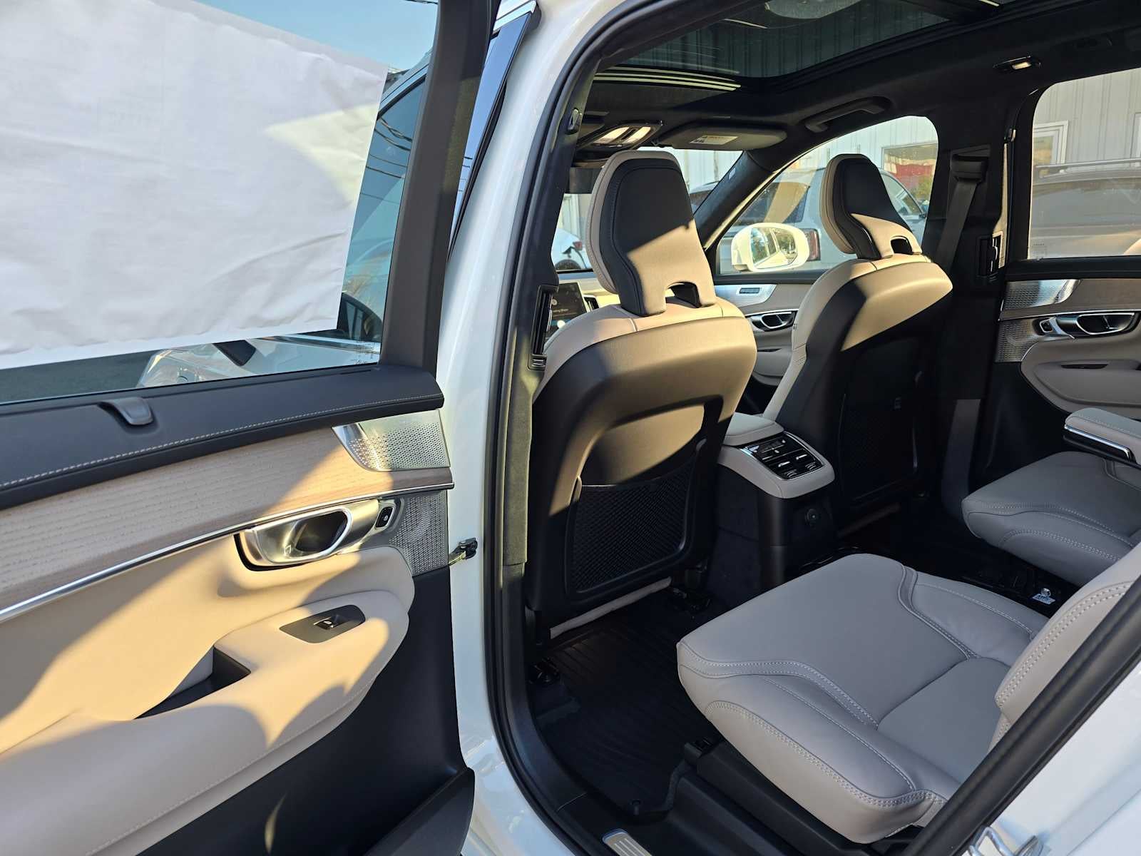 2026 Volvo XC90 Plug-In Hybrid Ultra