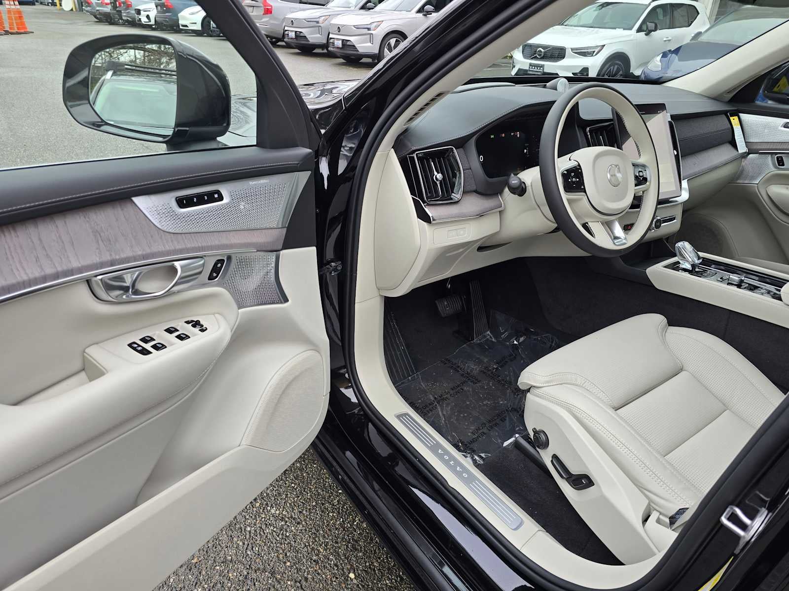 2026 Volvo XC90 Plug-In Hybrid Ultra