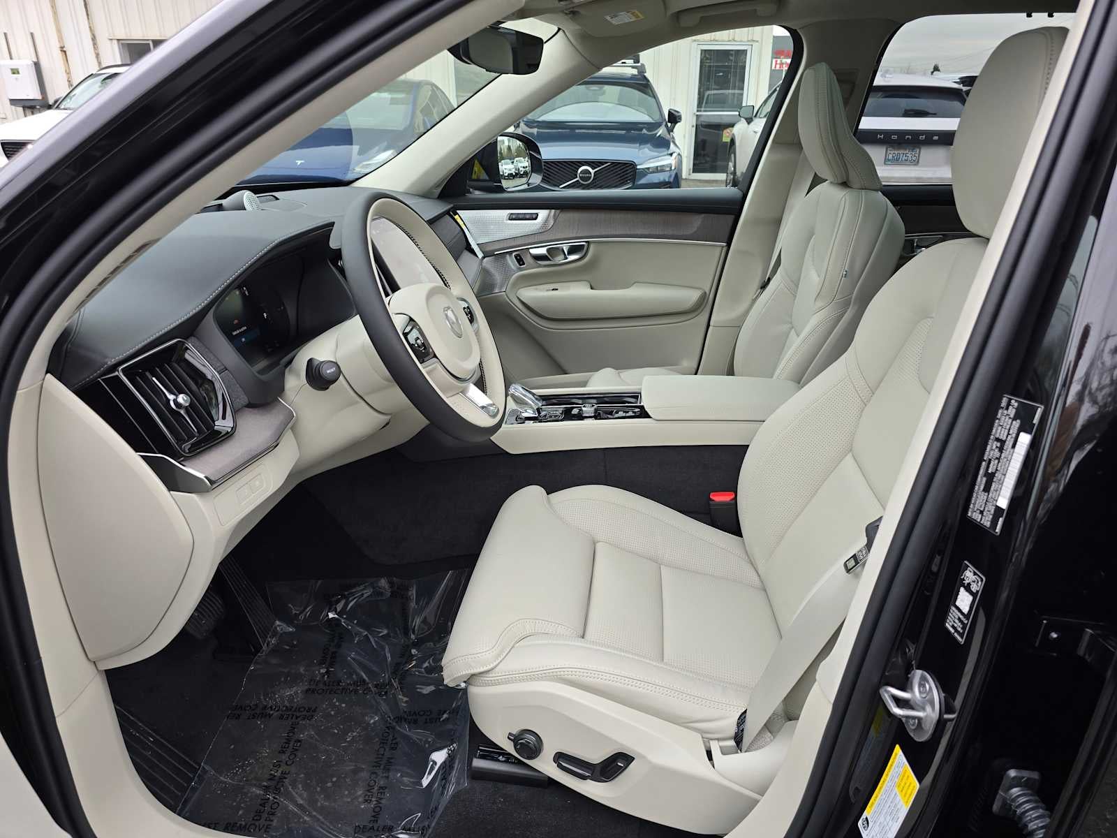 2026 Volvo XC90 Plug-In Hybrid Ultra