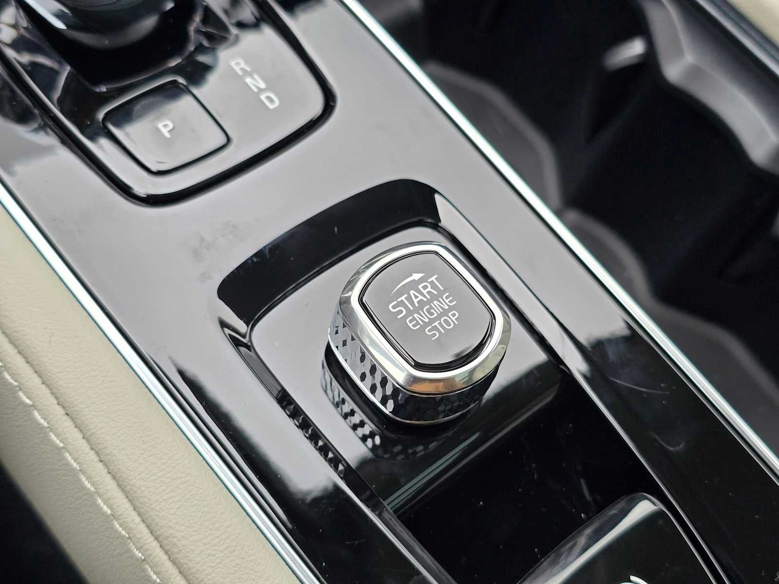 2026 Volvo XC90 Plug-In Hybrid Ultra