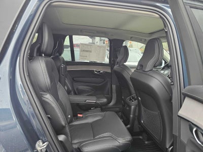 2026 Volvo XC90 Plug-In Hybrid Ultra Dark Theme