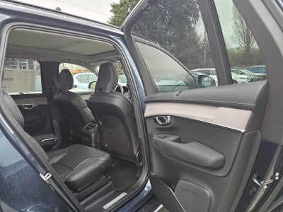 2026 Volvo XC90 Plug-In Hybrid Ultra Dark Theme