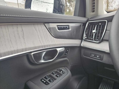 2026 Volvo XC90 Plug-In Hybrid Ultra Dark Theme