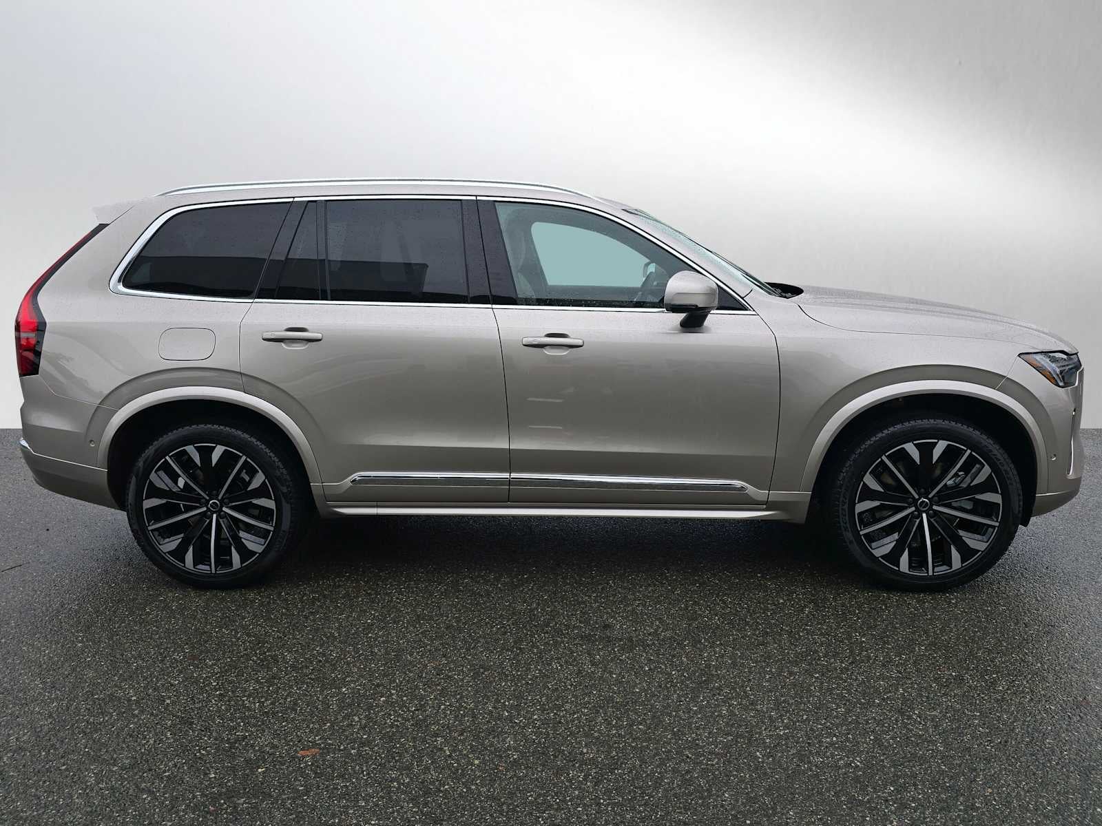 2026 Volvo XC90 Plug-In Hybrid Plus