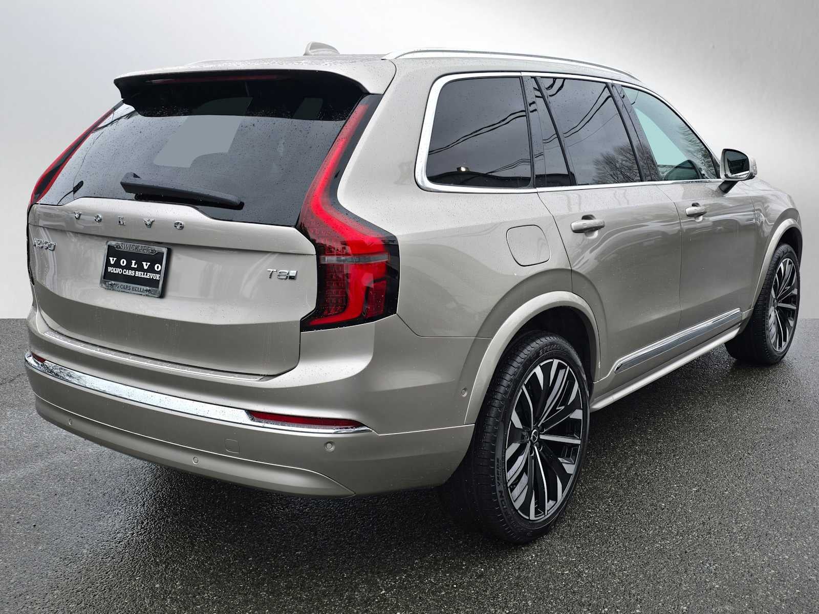 2026 Volvo XC90 Plug-In Hybrid Plus