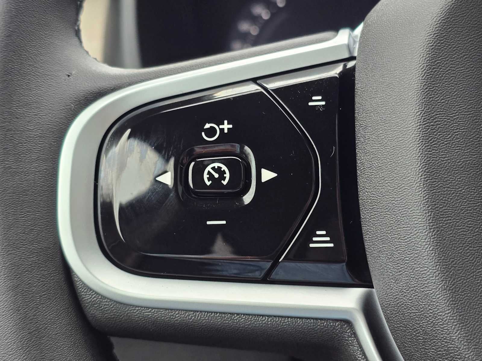 2026 Volvo XC90 Plug-In Hybrid Plus
