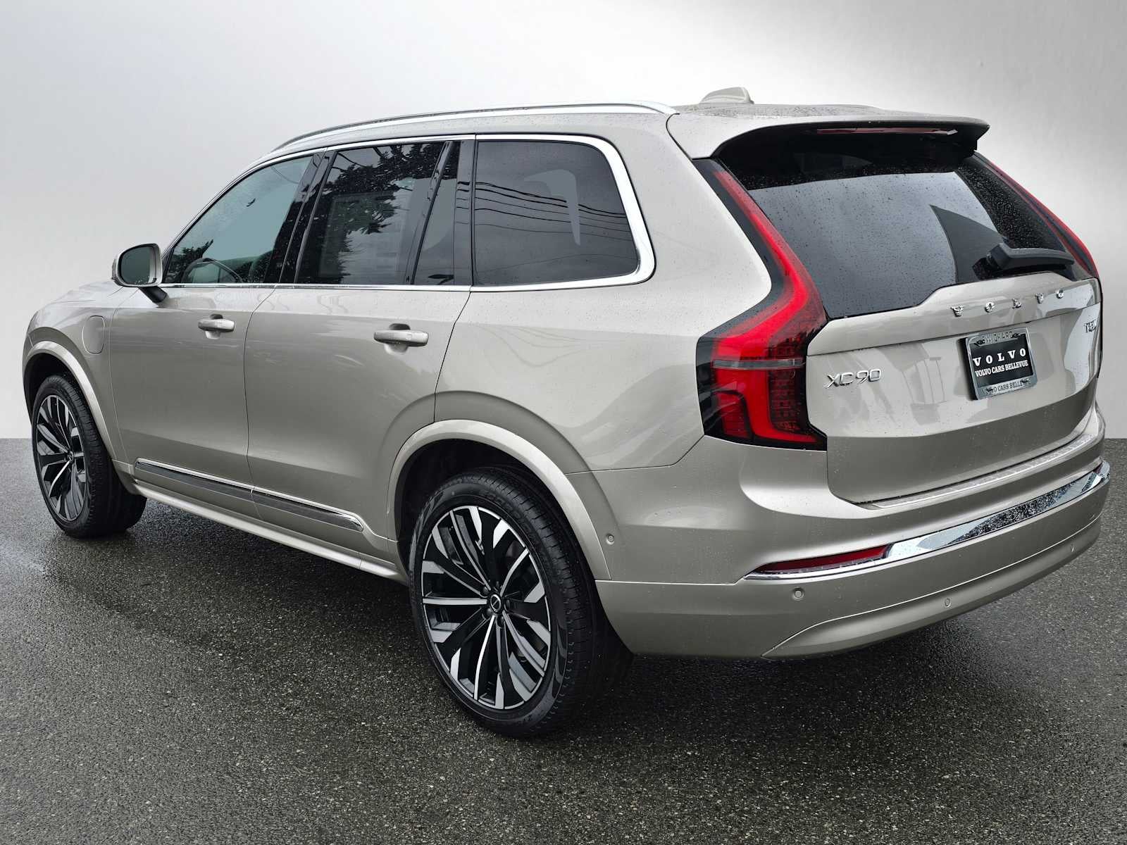 2026 Volvo XC90 Plug-In Hybrid Plus