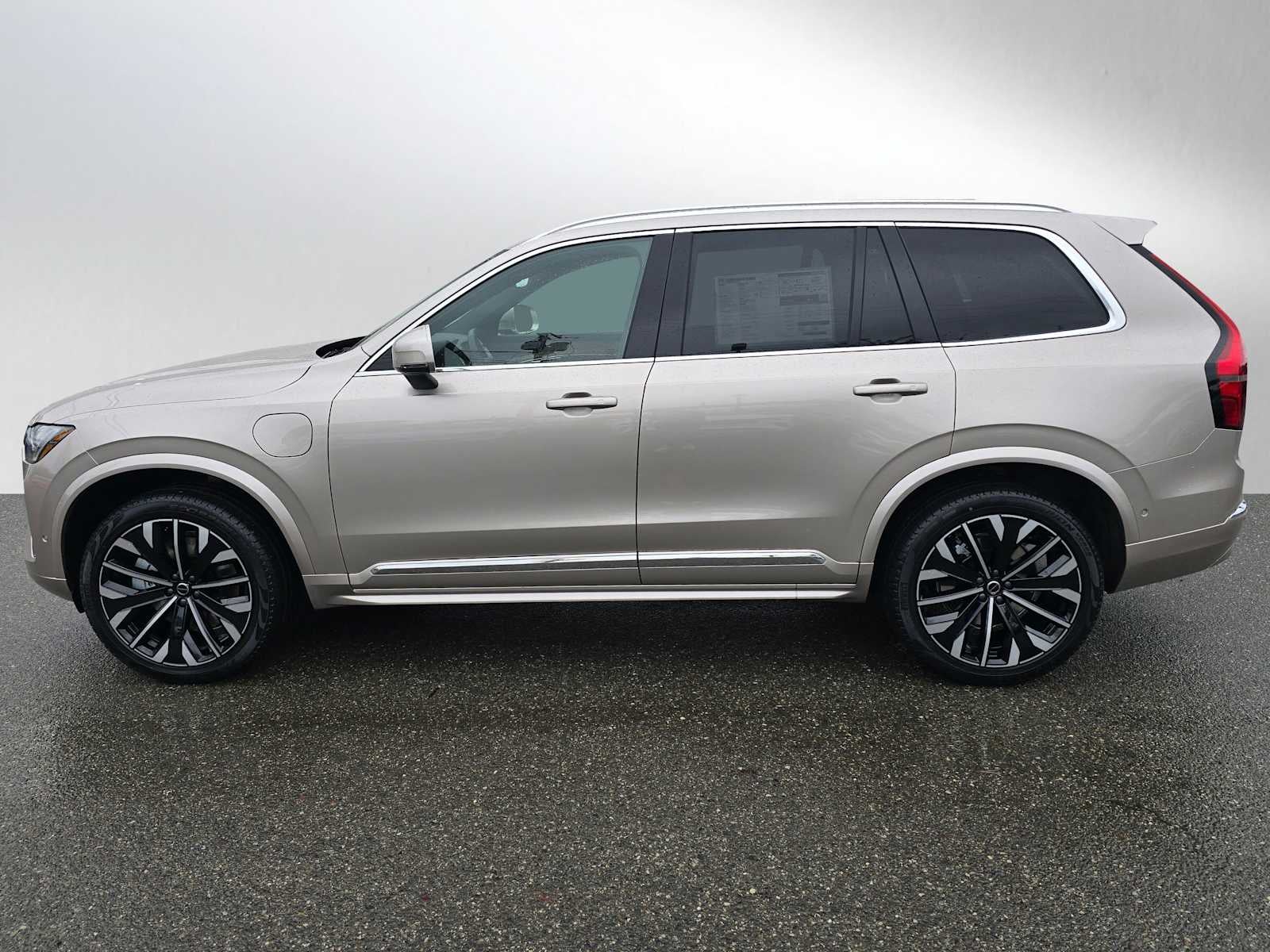 2026 Volvo XC90 Plug-In Hybrid Plus