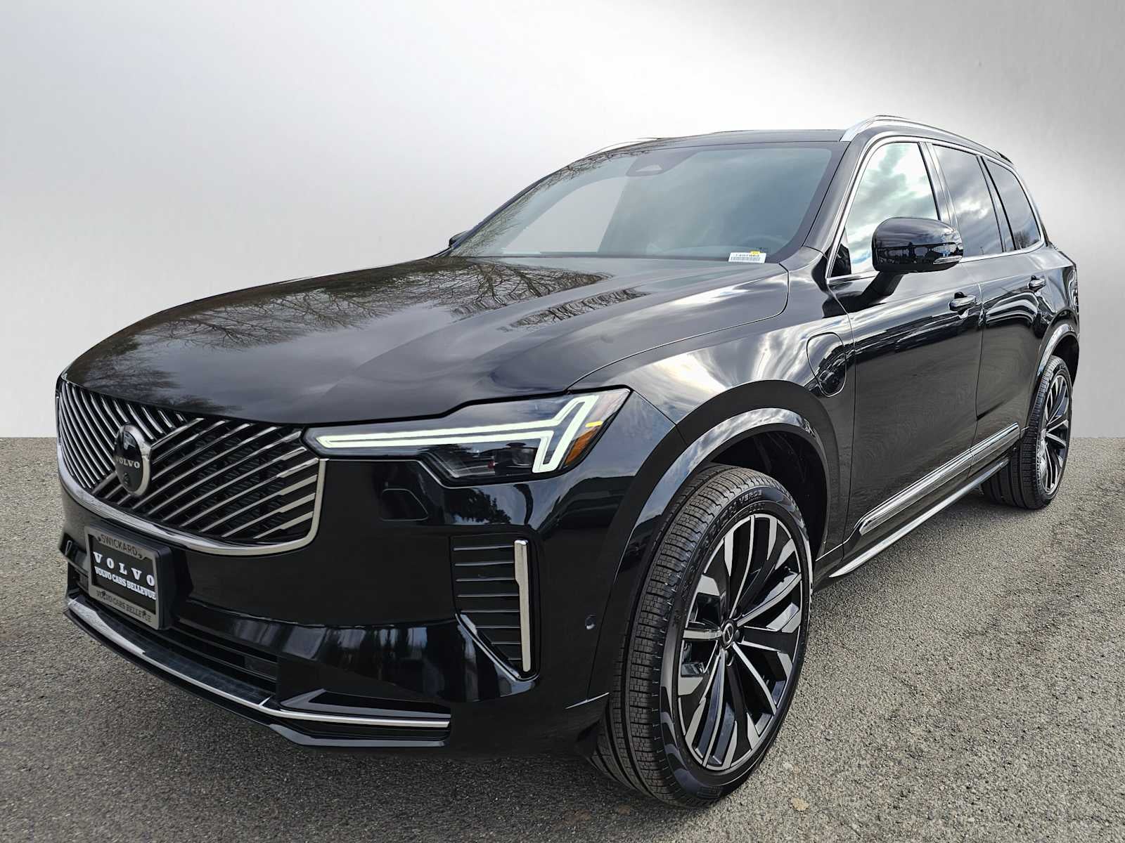 2026 Volvo XC90 Plug-In Hybrid Plus
