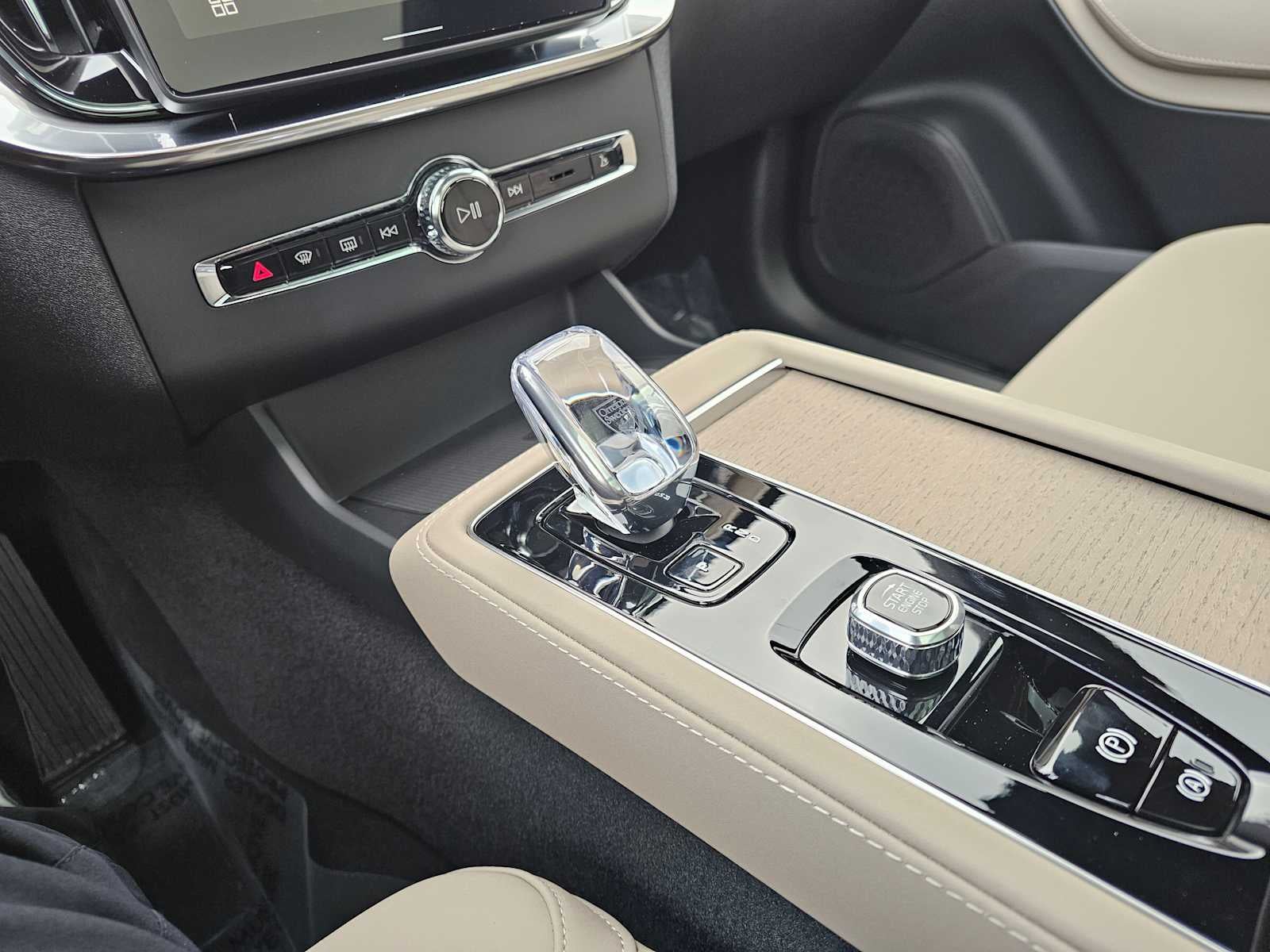 2026 Volvo XC90 Plug-In Hybrid Plus