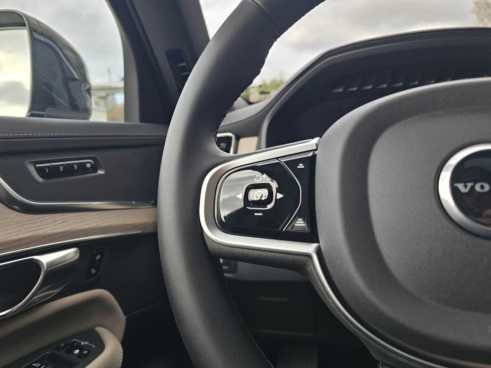 2026 Volvo XC90 Plug-In Hybrid Plus