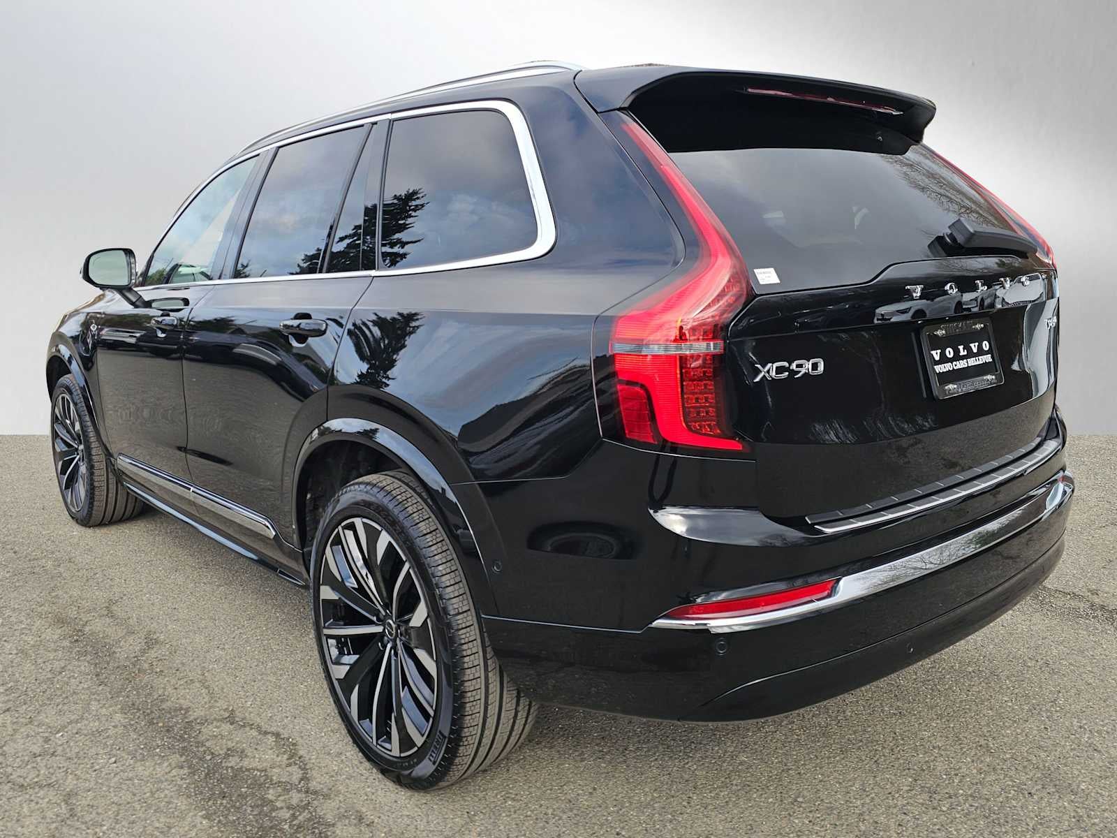 2026 Volvo XC90 Plug-In Hybrid Plus