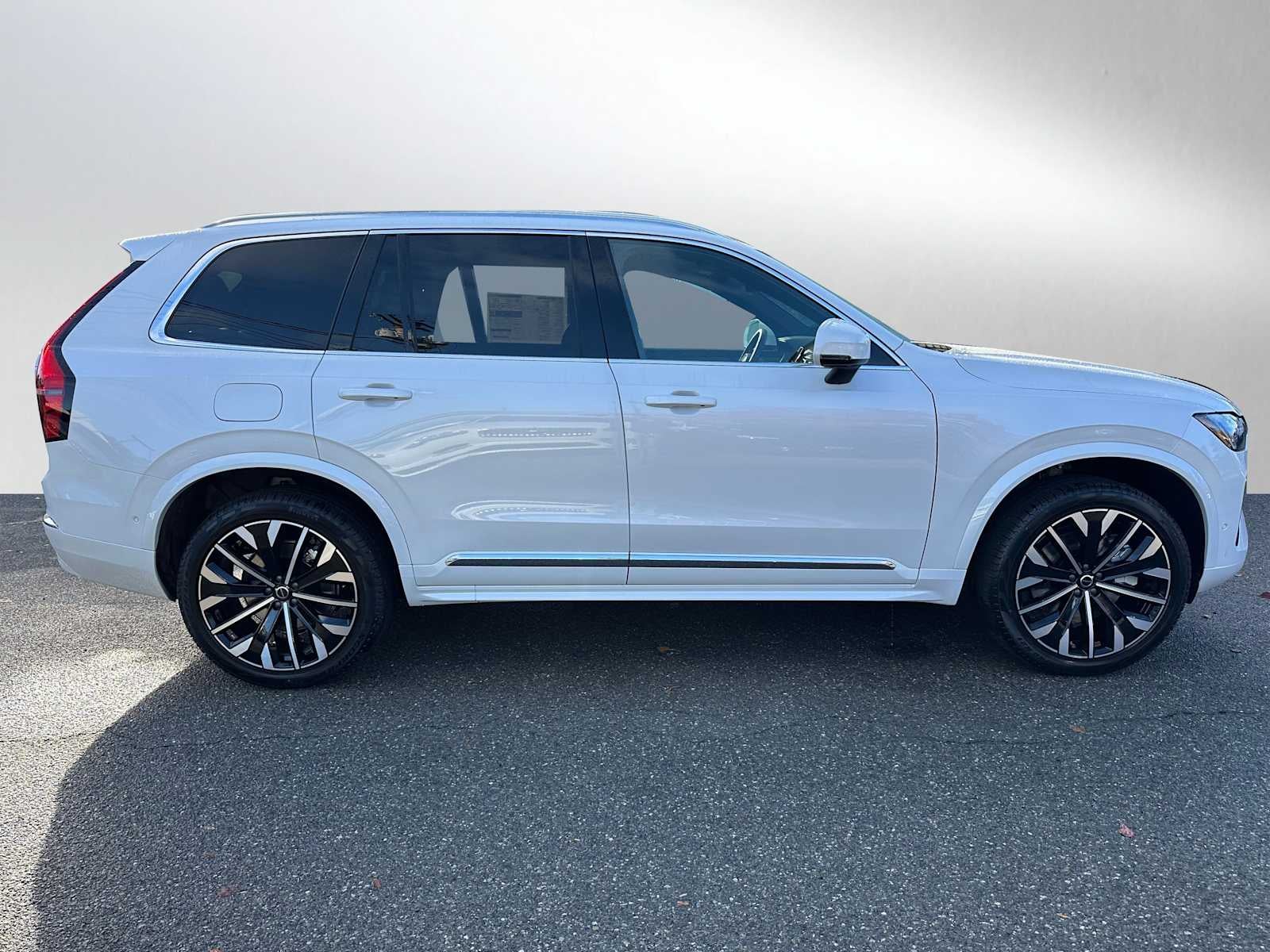 2026 Volvo XC90 Plug-In Hybrid Plus