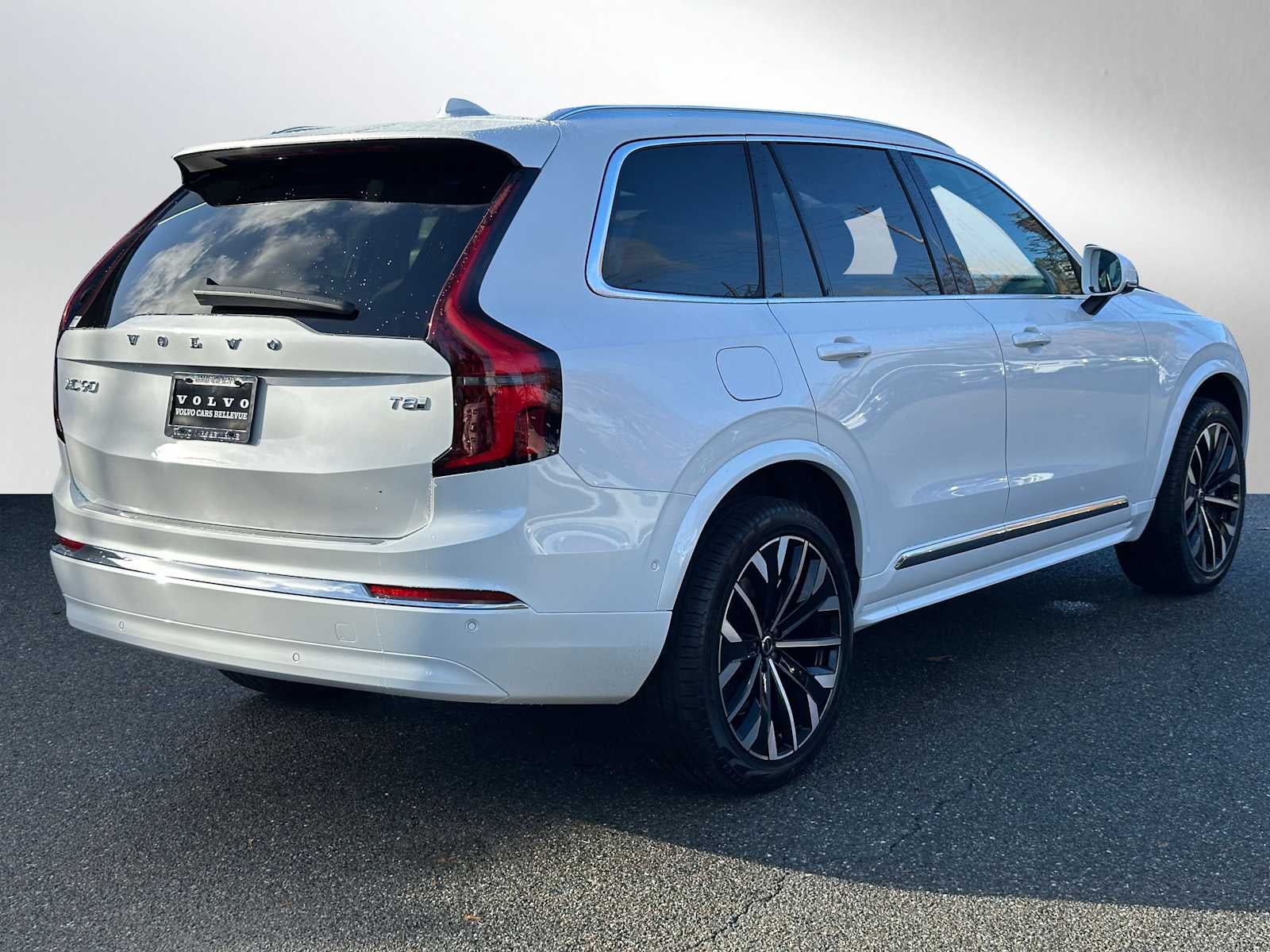 2026 Volvo XC90 Plug-In Hybrid Plus