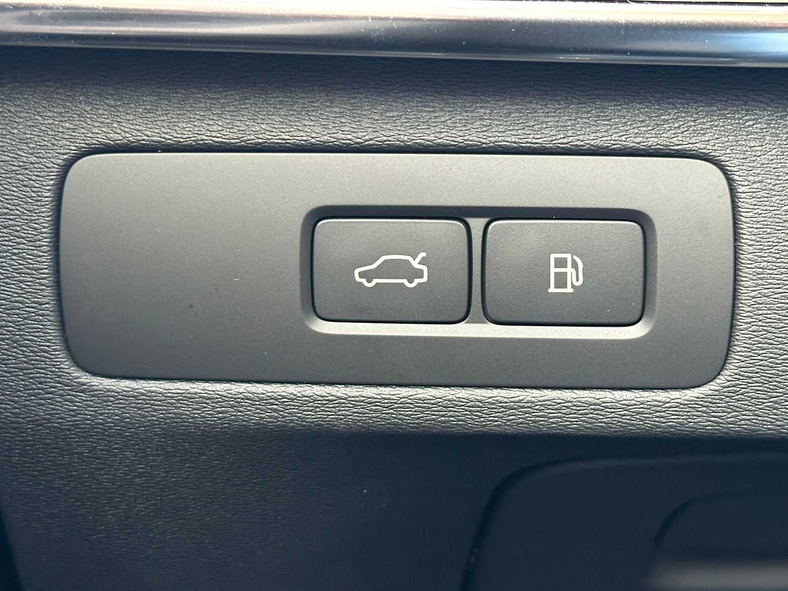 2026 Volvo XC90 Plug-In Hybrid Plus