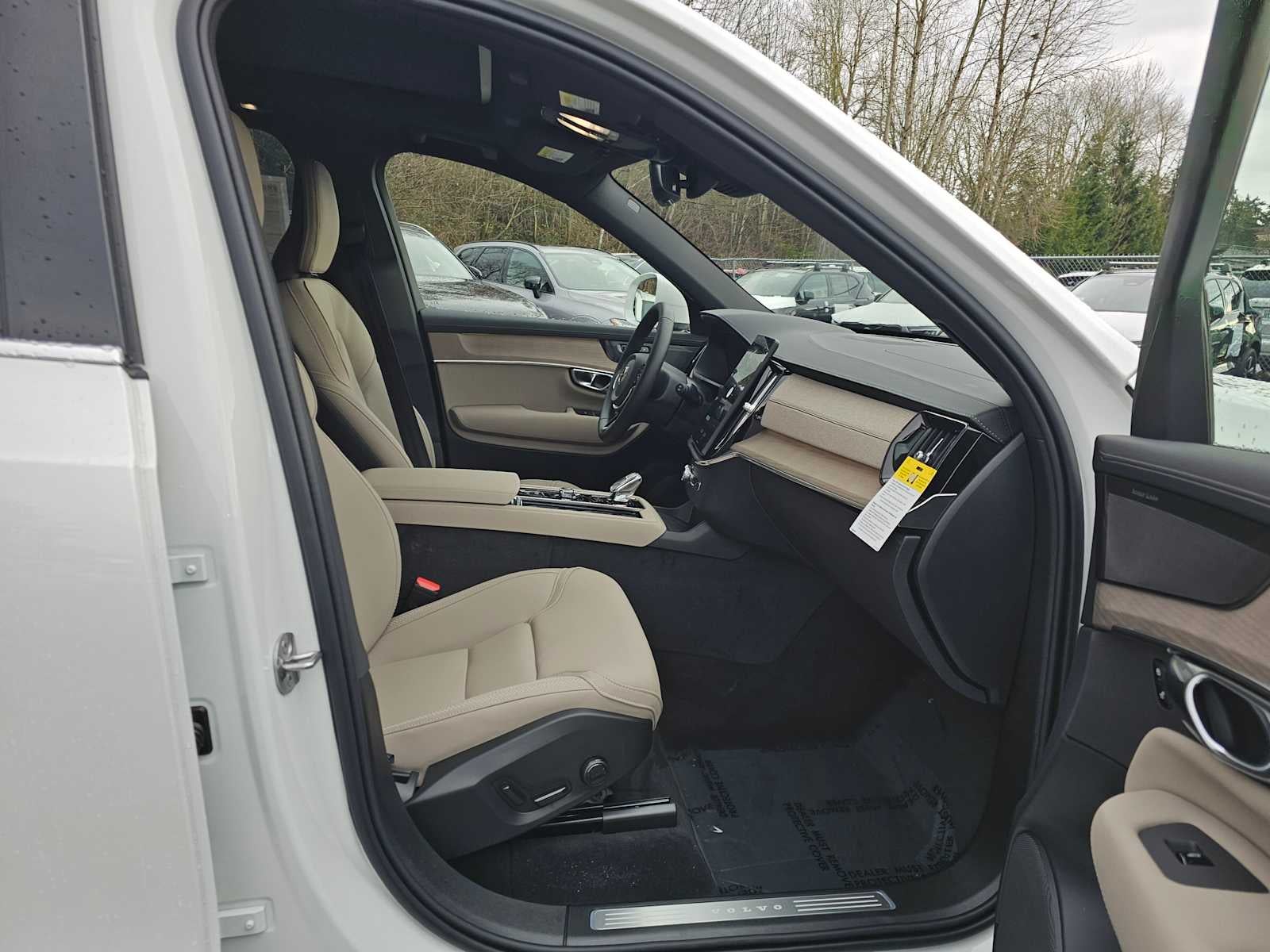 2026 Volvo XC90 Plug-In Hybrid Plus