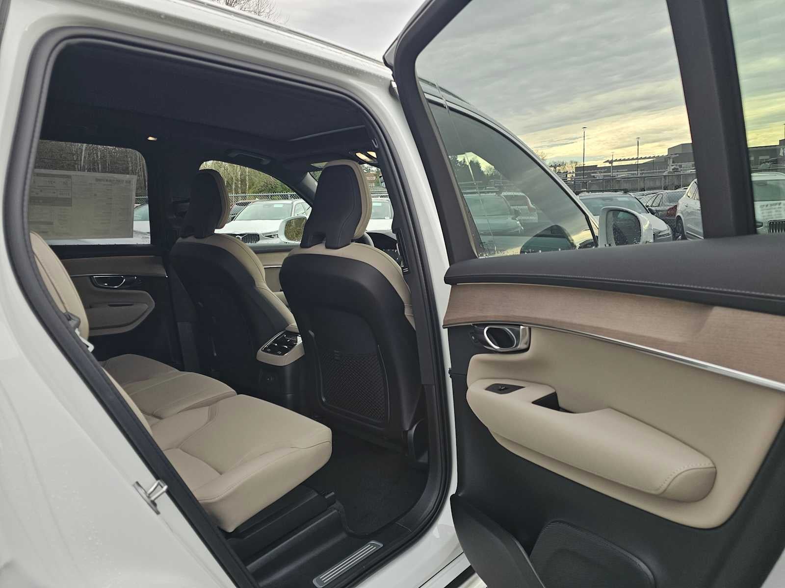 2026 Volvo XC90 Plug-In Hybrid Plus