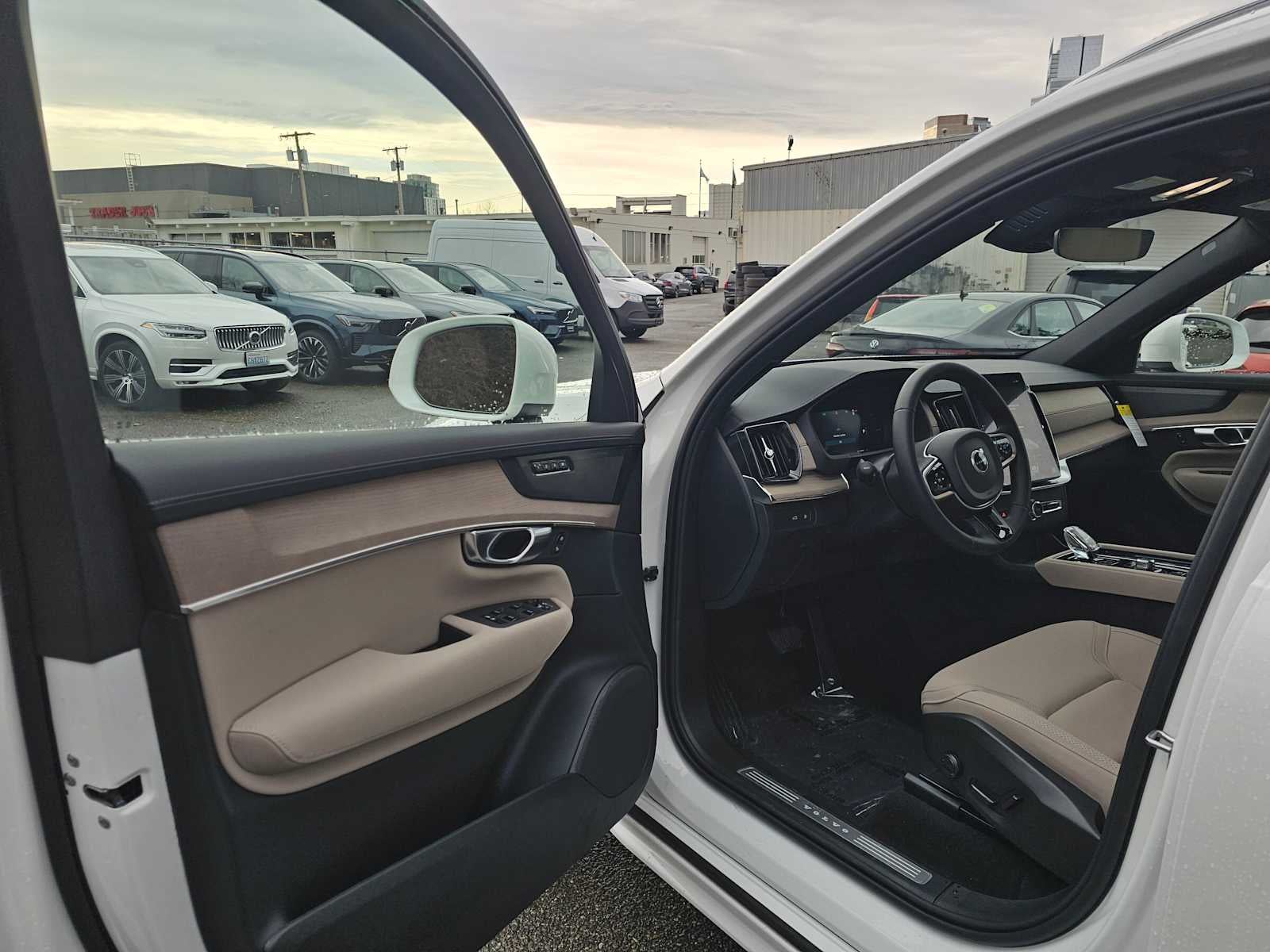 2026 Volvo XC90 Plug-In Hybrid Plus