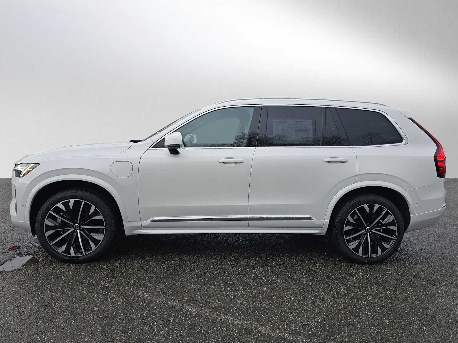 2026 Volvo XC90 Plug-In Hybrid Plus