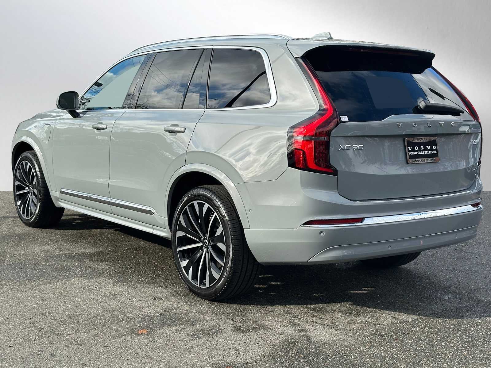 2026 Volvo XC90 Plug-In Hybrid Plus