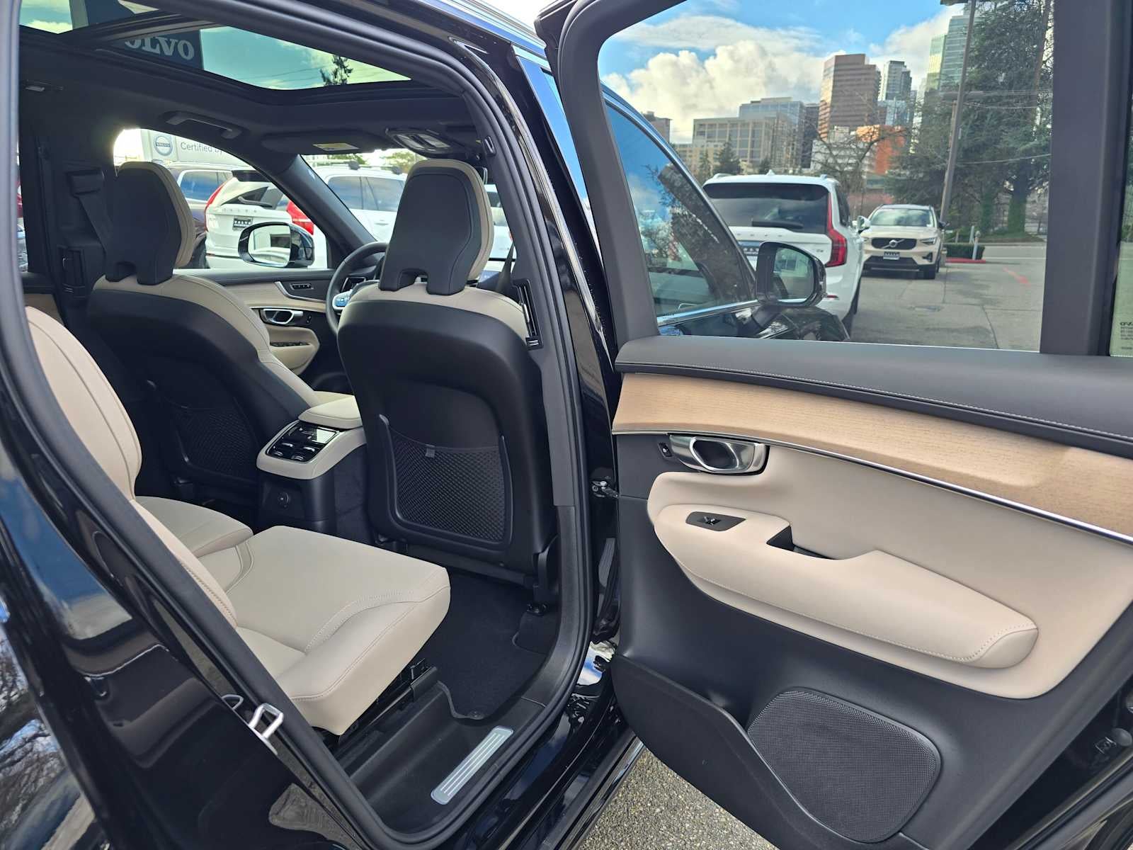 2026 Volvo XC90 Plug-In Hybrid Plus
