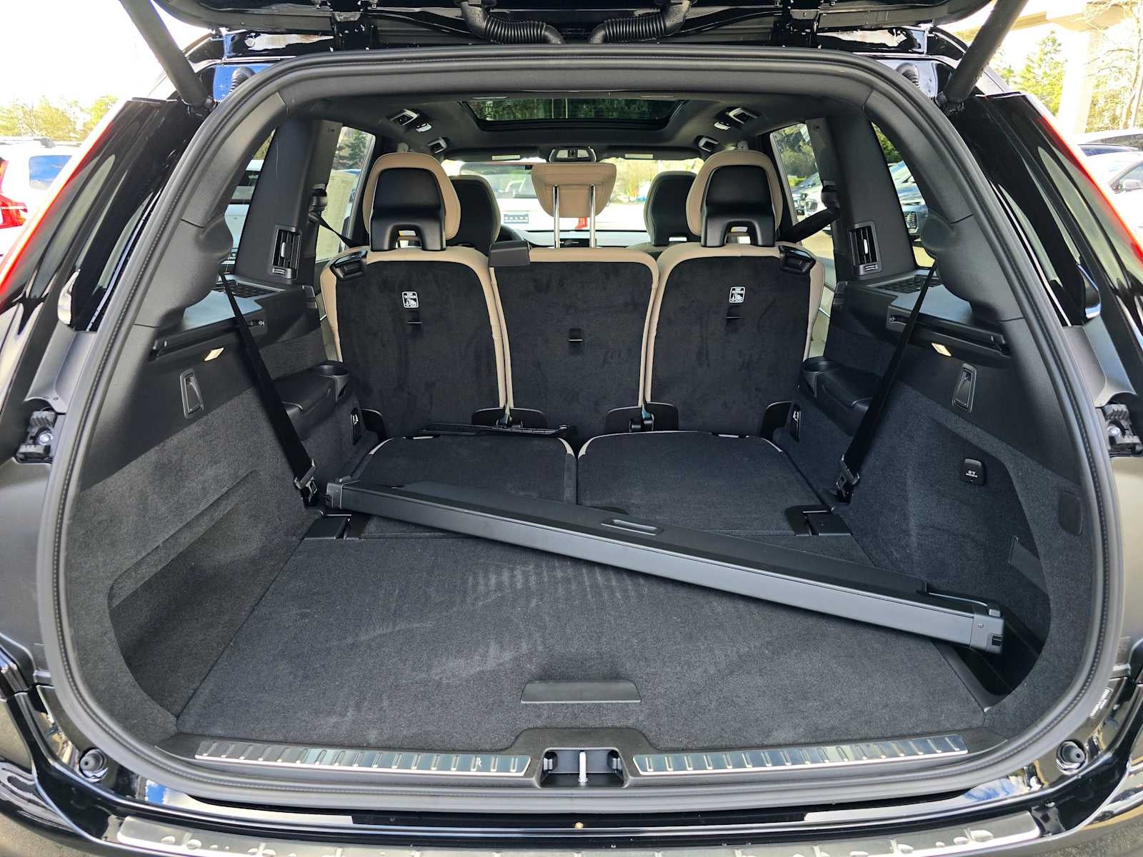 2026 Volvo XC90 Plug-In Hybrid Plus