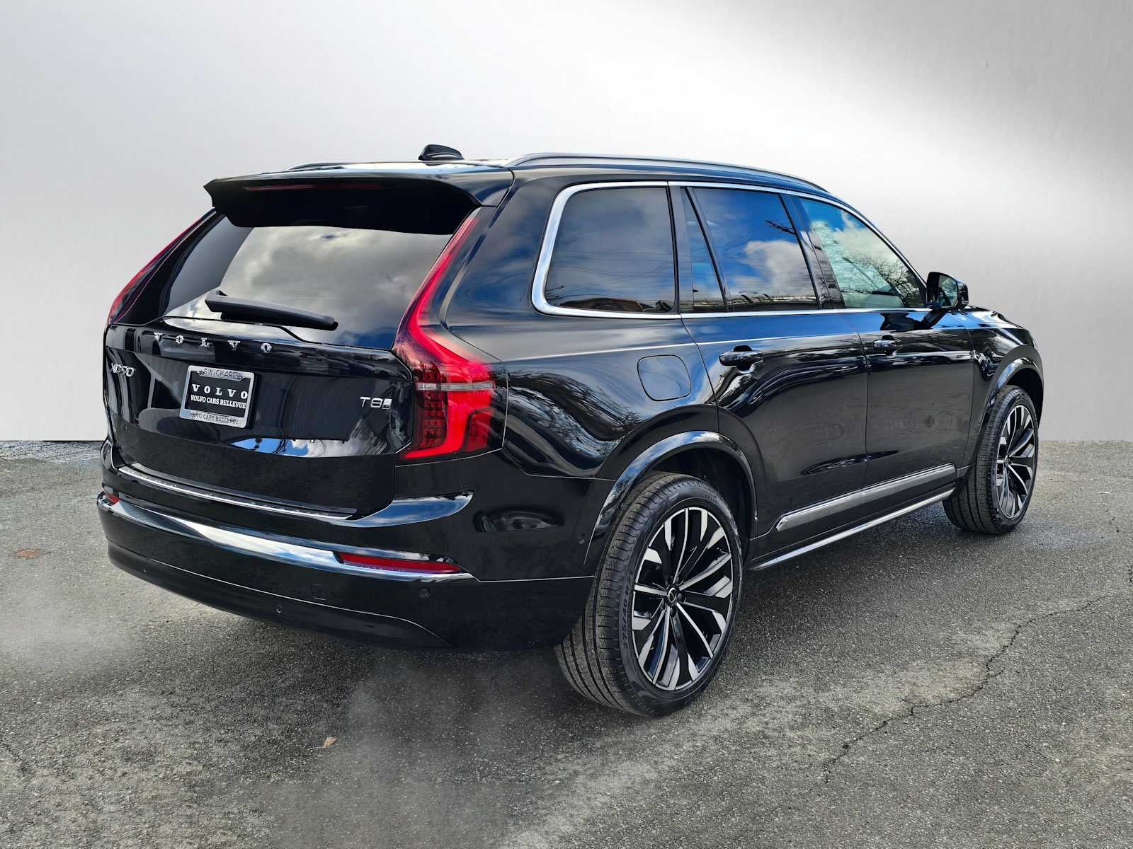 2026 Volvo XC90 Plug-In Hybrid Plus