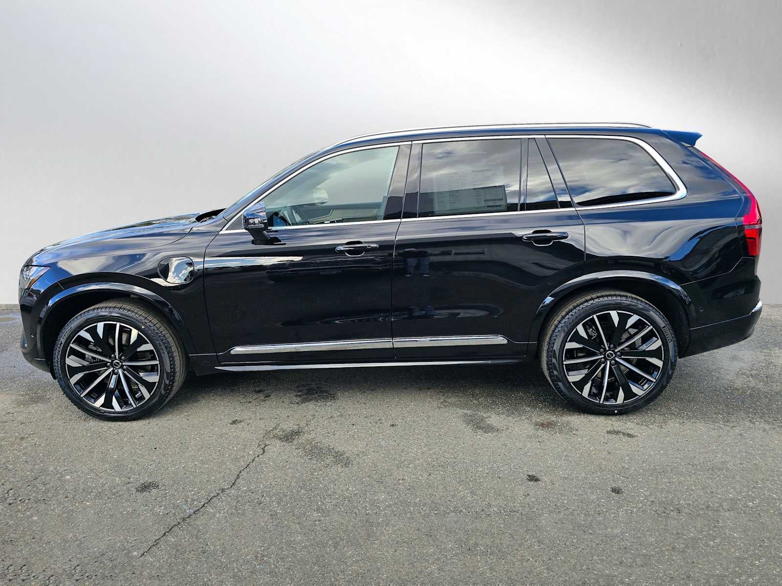 2026 Volvo XC90 Plug-In Hybrid Plus