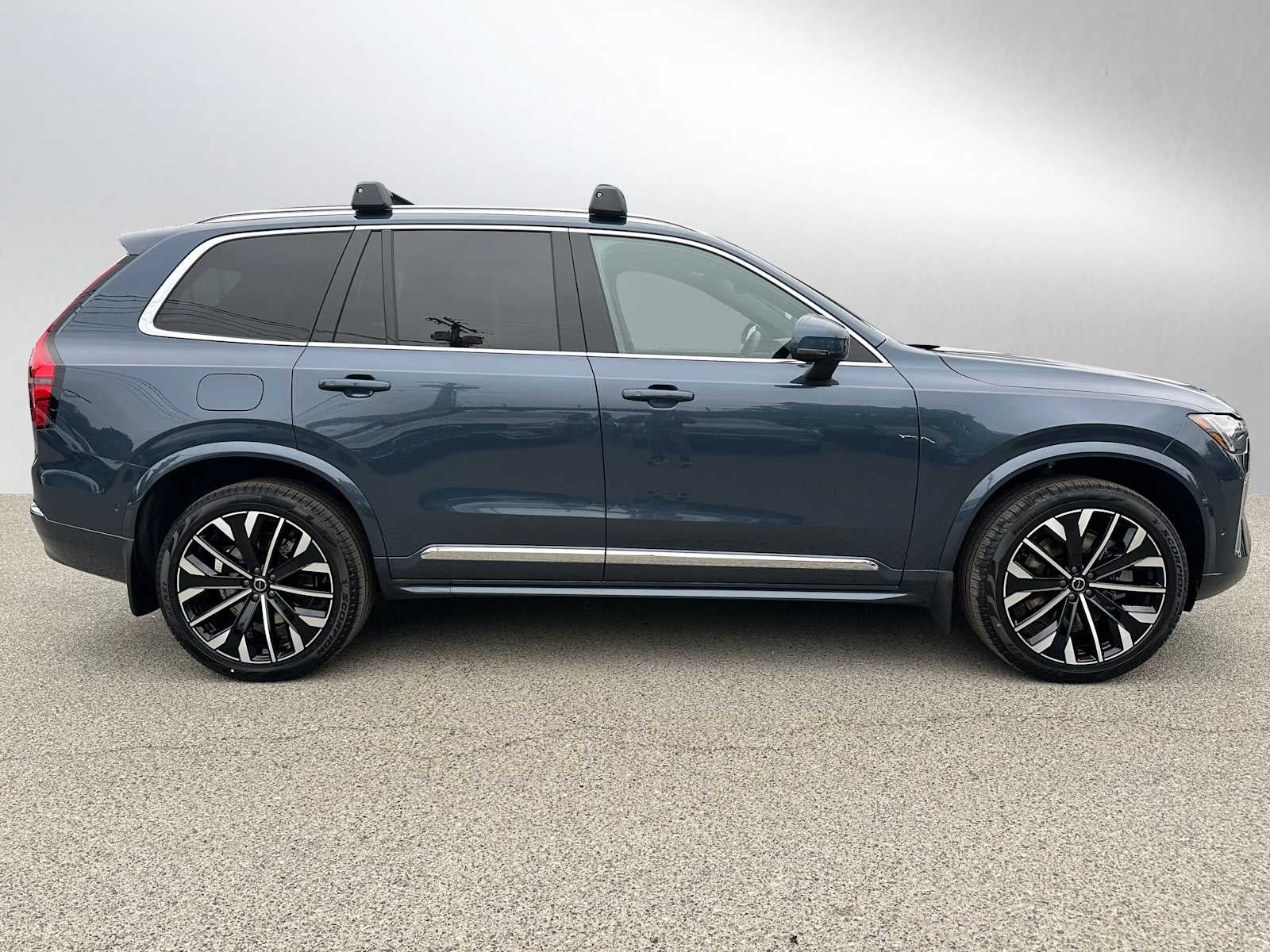 2026 Volvo XC90 Plug-In Hybrid Plus