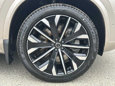 2026 Volvo XC90 Plug-In Hybrid Plus