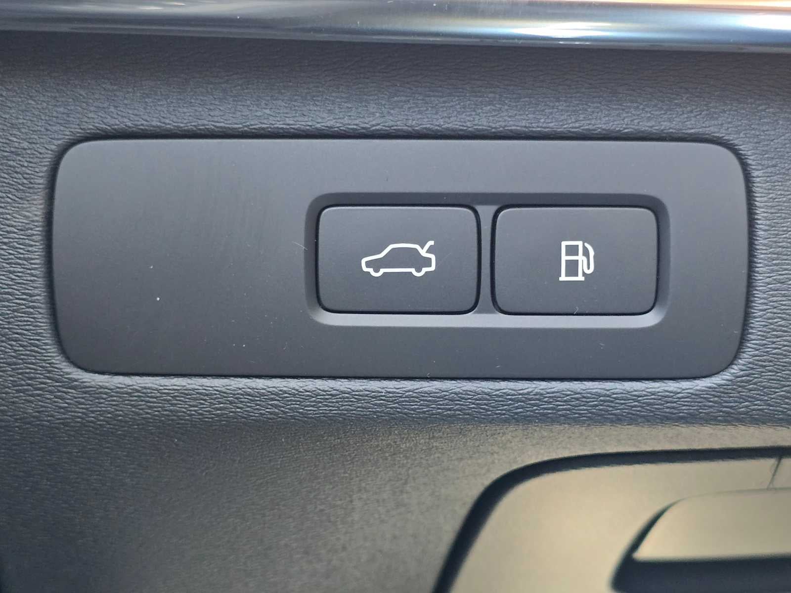 2026 Volvo XC90 Plug-In Hybrid Plus