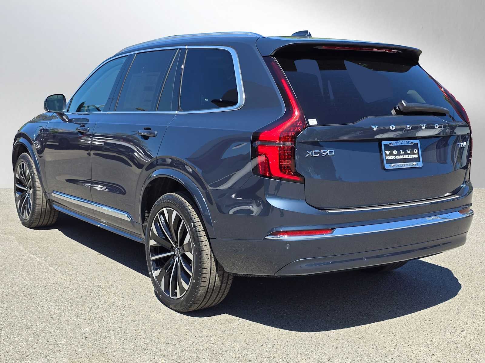 2026 Volvo XC90 Plug-In Hybrid Plus