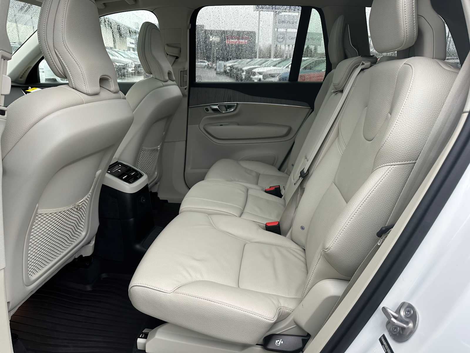 2025 Volvo XC90 Plug-In Hybrid Plus